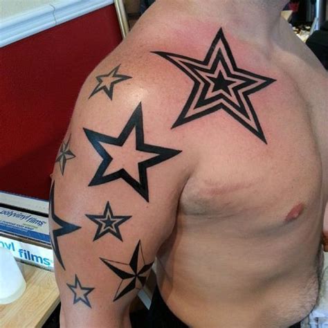 tatuajes de estrellas para hombres en el pecho|Tradicionales tatuajes de estrellas en el pecho